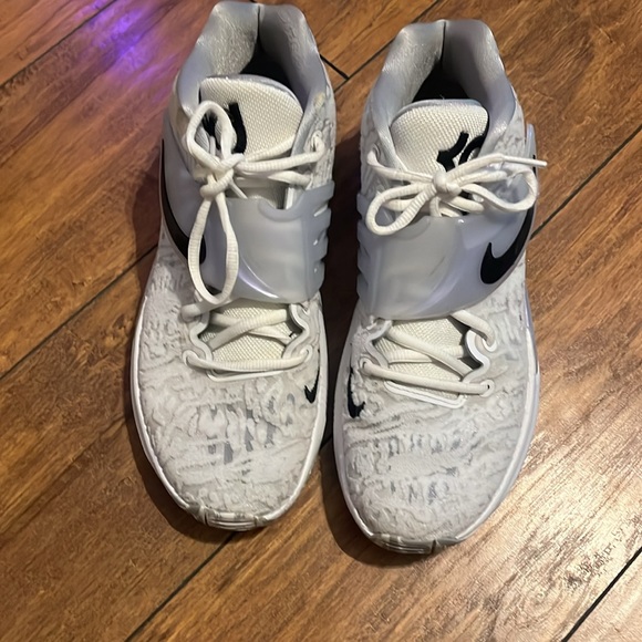 These are Nike Kd 14,”HOME”. They are size 8. They are in very good condition. - Picture 2 of 9